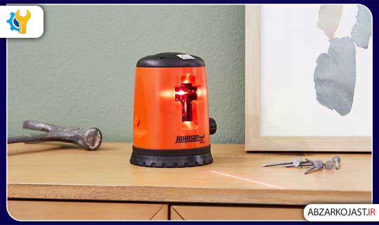 بهترین نوع تراز لیزری: Johnson Level & Tool Self-Leveling Cross-Line Laser Level Kit 